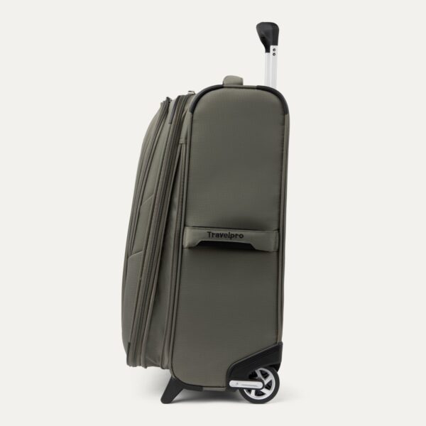 Maxlite® 5 Carry-On Rollaboard®