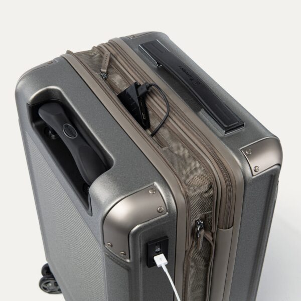 409209135_USB Platinum® Elite Carry-On Hardside Spinner
